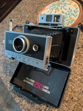 Vintage Polaroid Automatic 250 Land Camera with Manual, Case and Strap